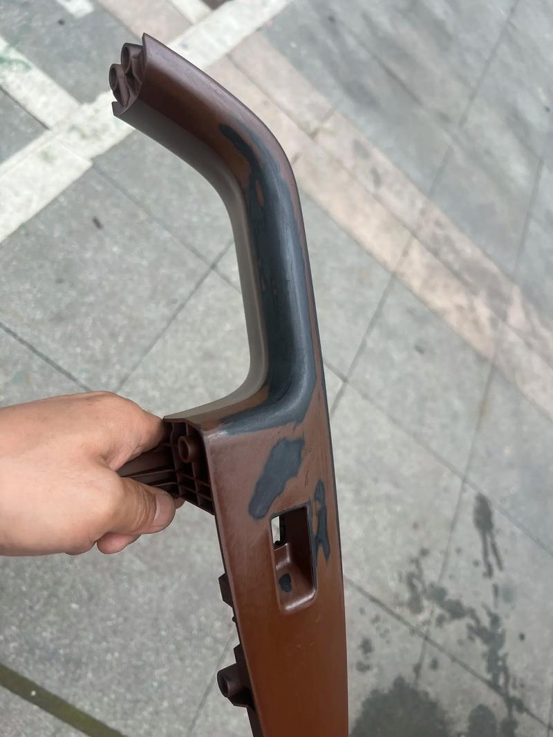 网购劣质拉手掉漆生锈实拍对比