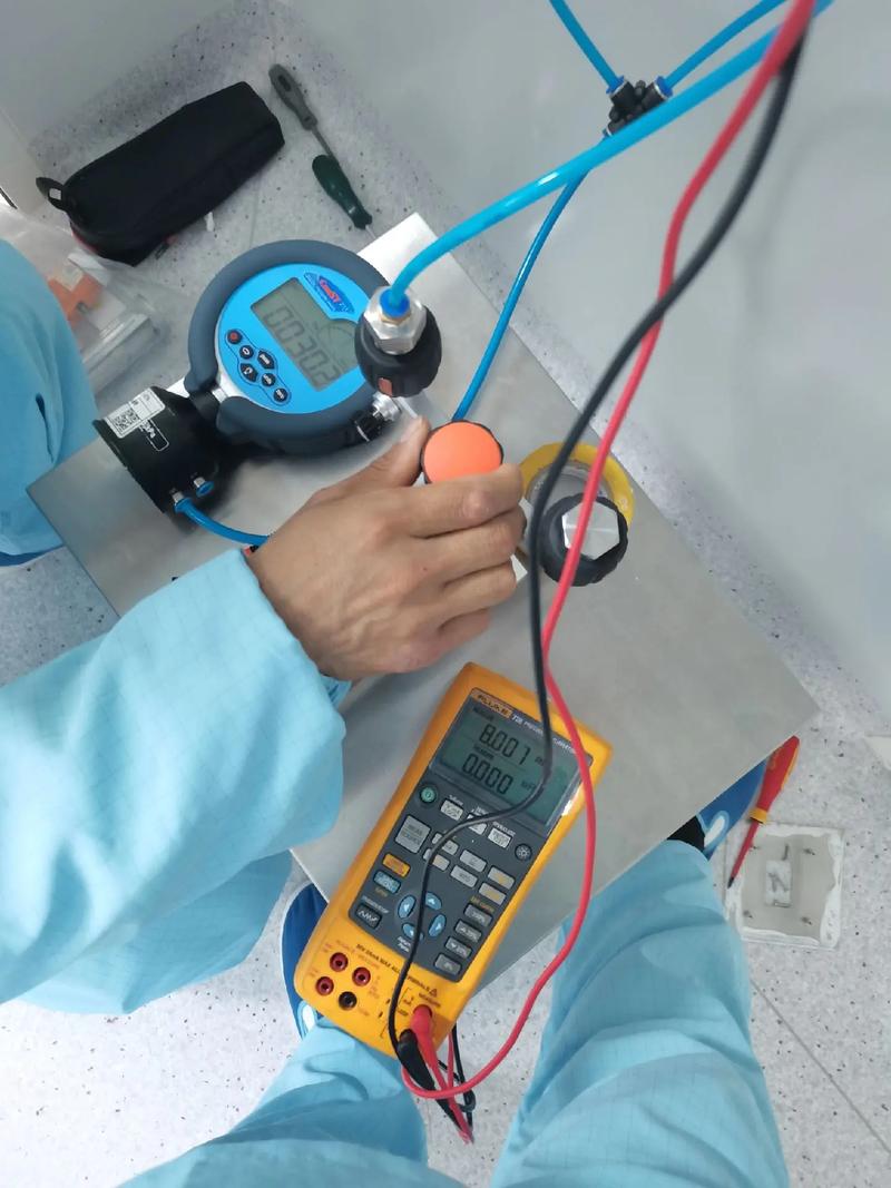 现场压力校准操作流程实拍