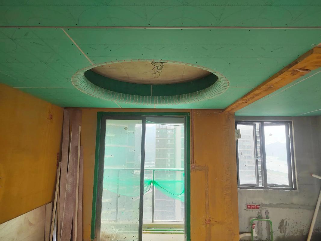 弧形吊顶石膏板湿弯工艺现场图