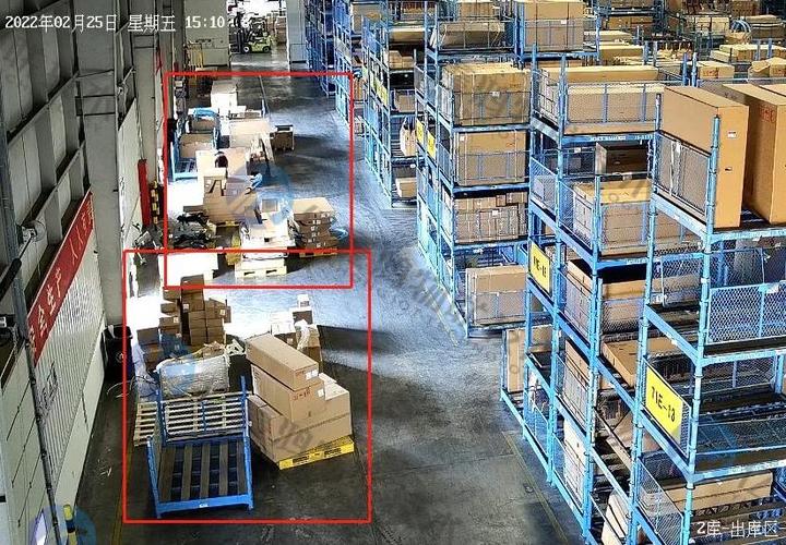智能仓储料箱错位故障处理现场图