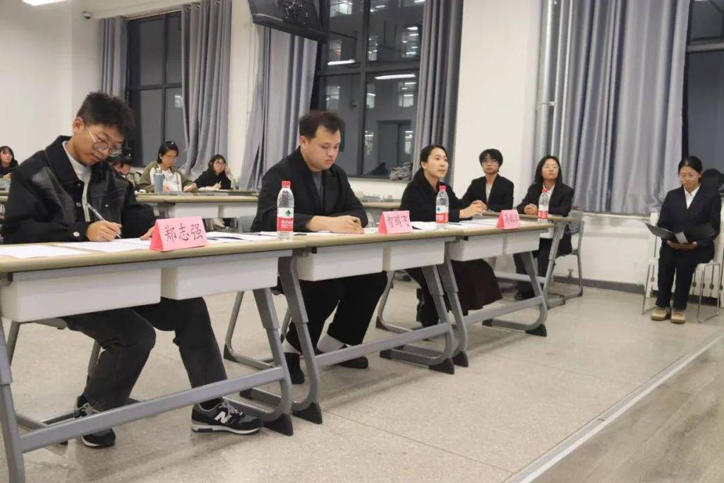 教师资格证面试无生试讲教室场景
