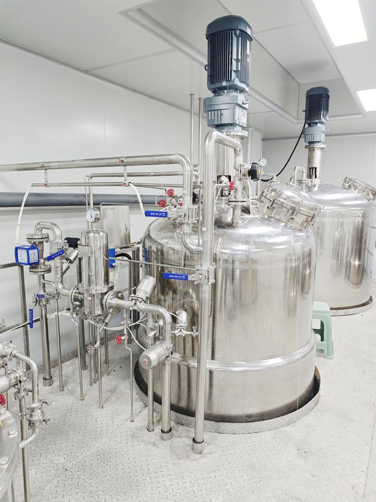 生物制药中试车间发酵罐溶氧电极在线校准场景图