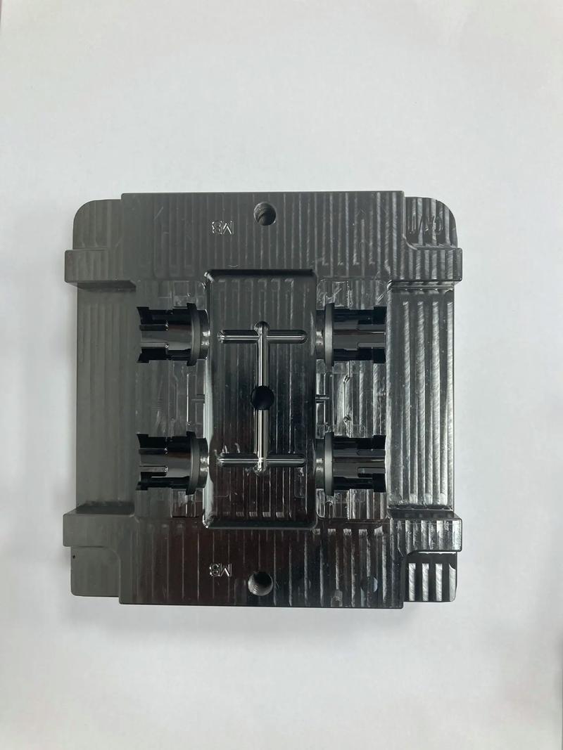 镀完DLC涂层的汽车冲压模具成品图