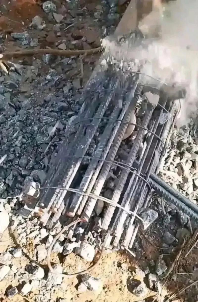 砸改开槽阶段的钢筋疑问 🔨