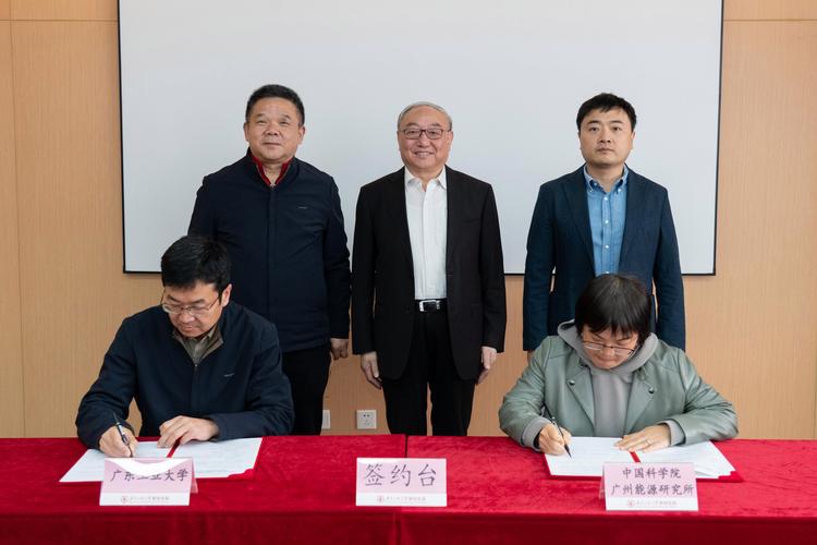 高校企业研究生联合培养签约仪式现场