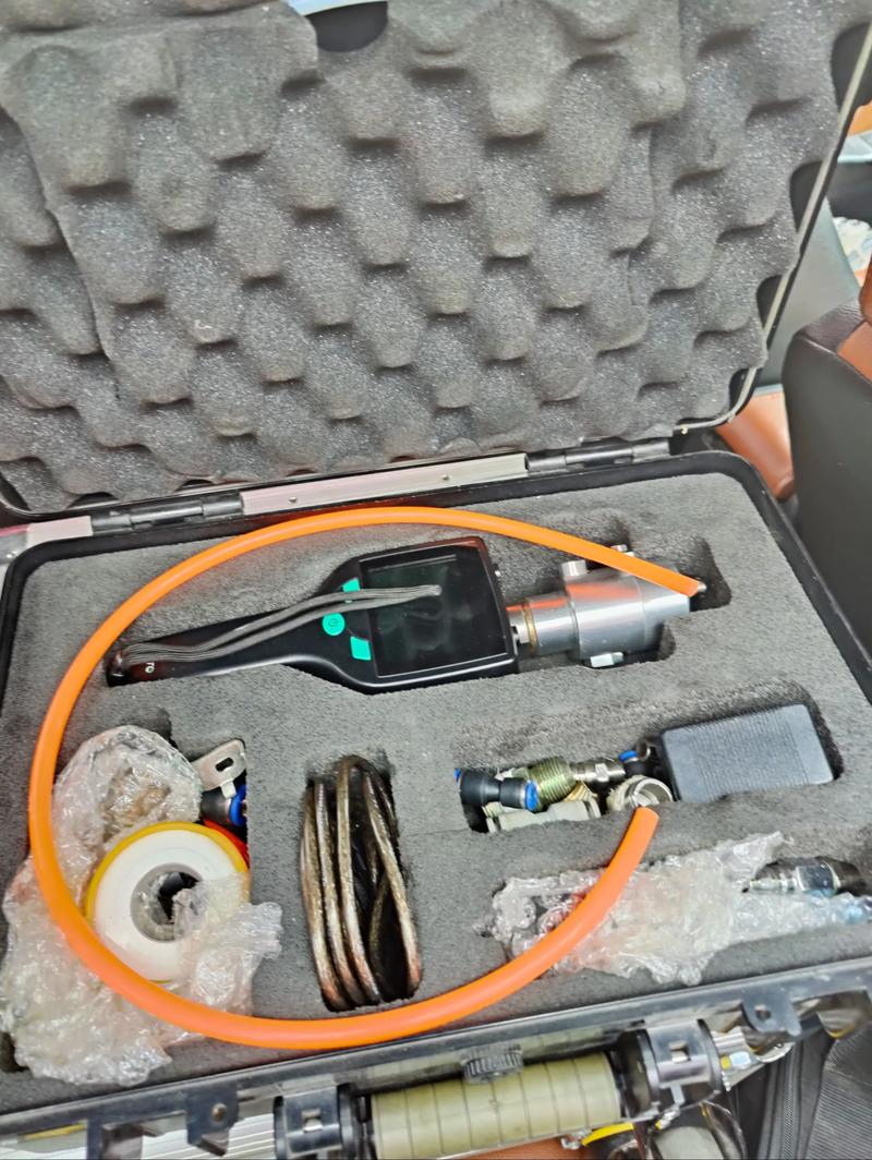 工业托管工程师现场检测工厂空压机漏点
