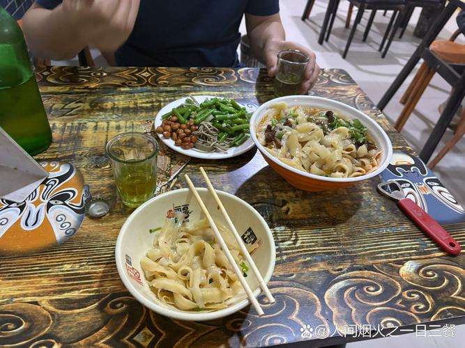 吃完面再逛，才不算白来武安镇