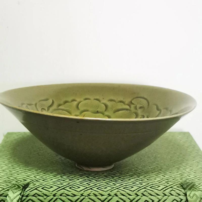 宋代耀州窑刻花陶碗展品