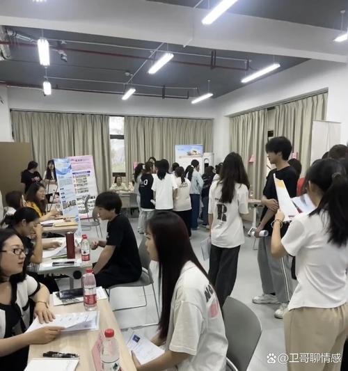 985大学推免面试现场学生候场