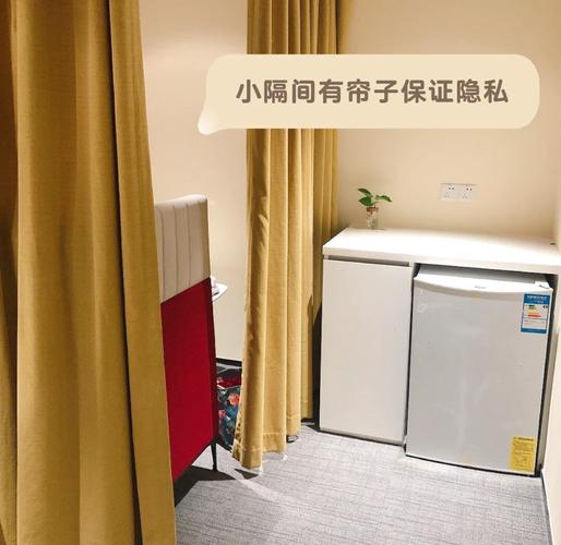 工厂更衣室简易哺乳帘子背奶角落