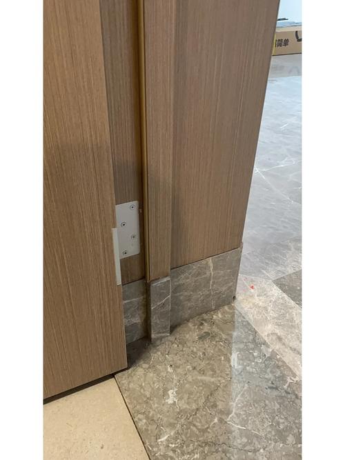 卫生间门口木质隔断防潮施工细节图