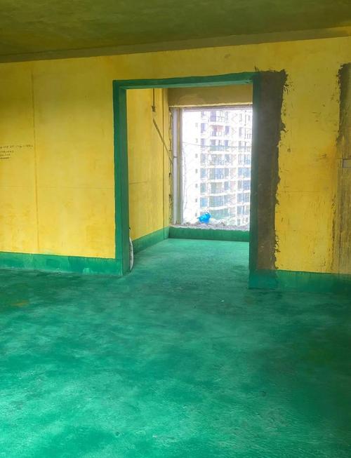 装修黄墙绿地施工完成场景图