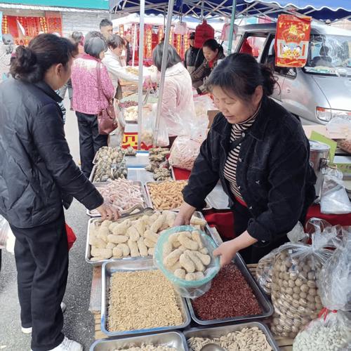 九华山庙会山门口摆的农家干菜米饺摊