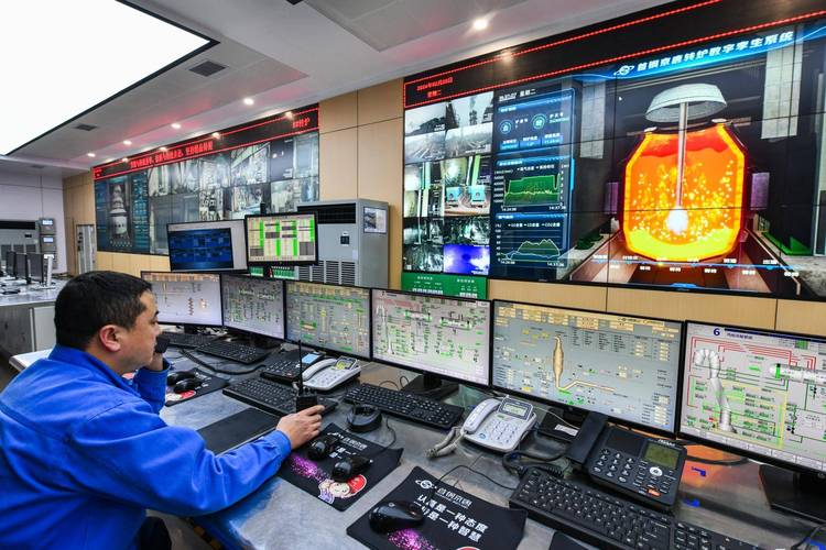 钢铁厂中控室工业数据展示大屏安装实景图