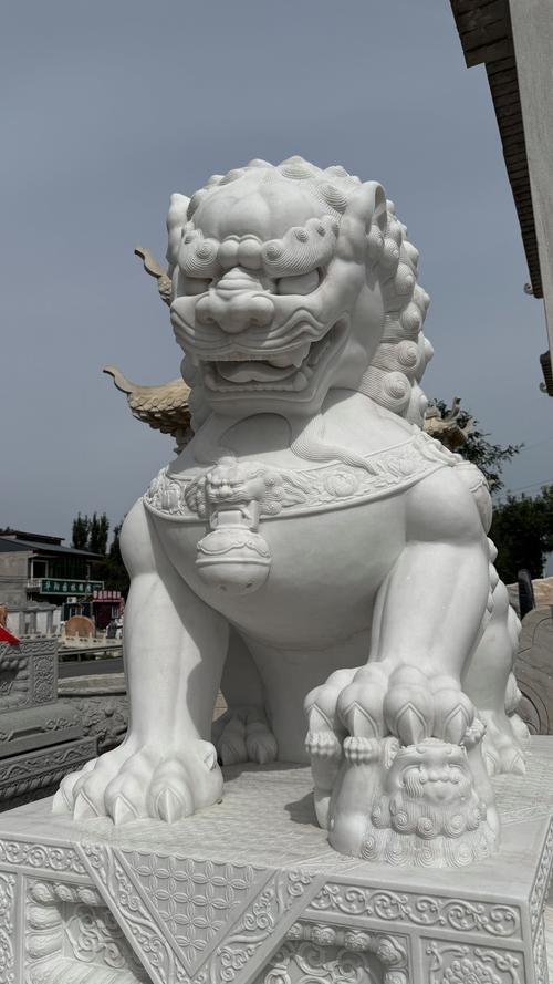 小区门口公共场所仿制石狮子雕塑