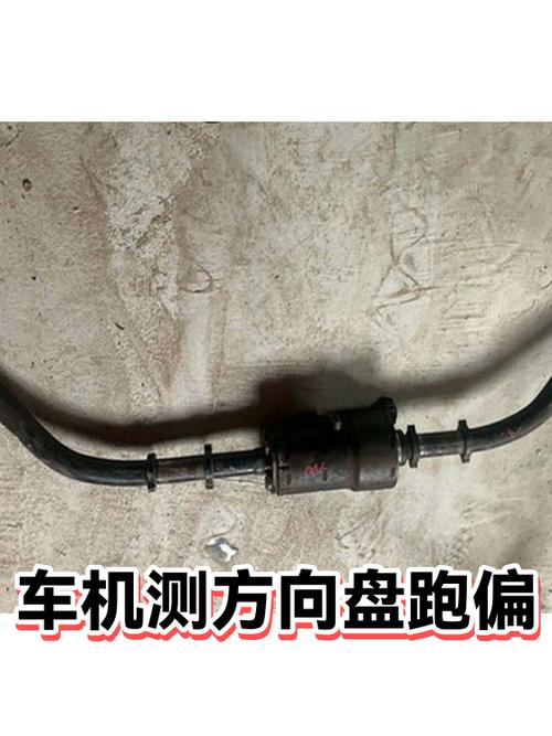 平直绕城高速路段车主轻扶方向盘测跑偏场景