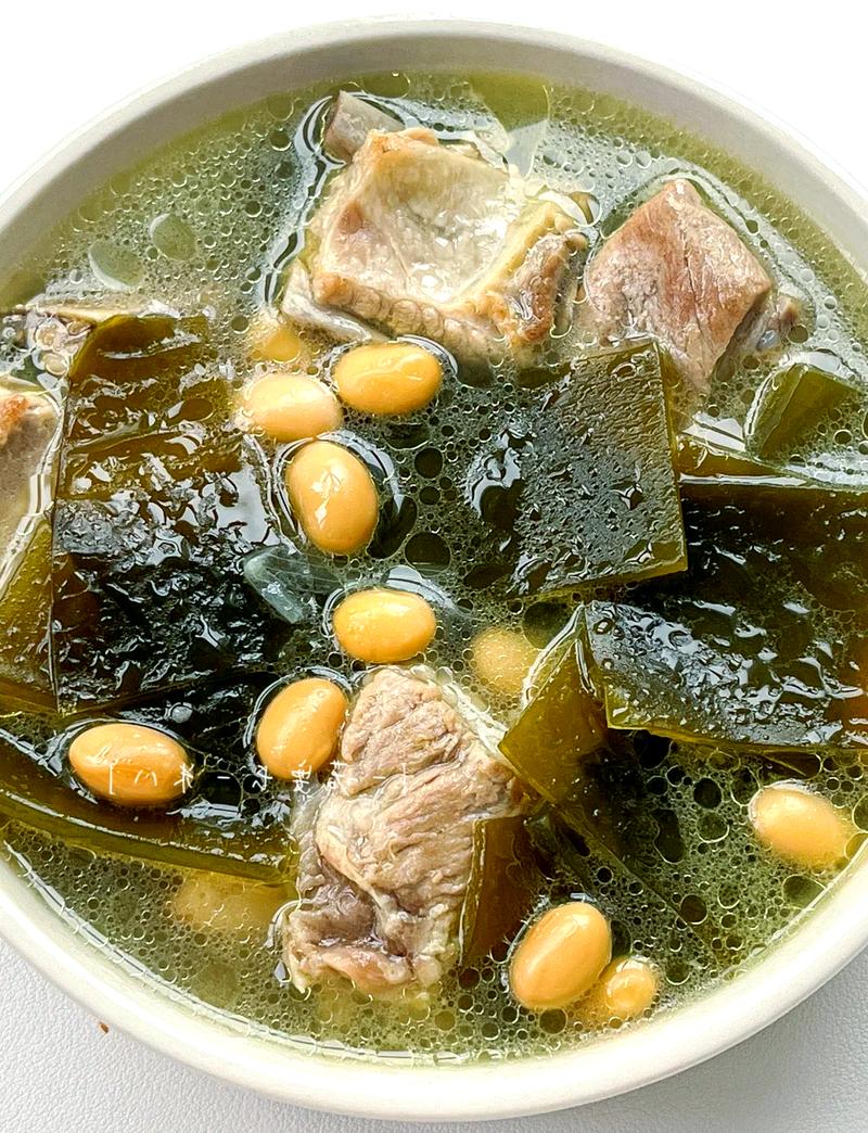 鲜味食材调和海带干香菇高汤制作示意图