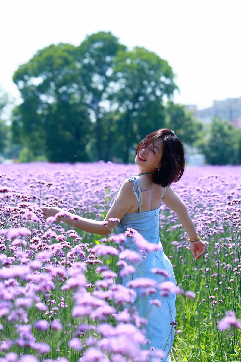花海拍照姿势示范