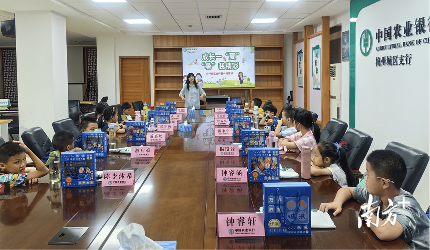 母婴家庭记忆银行日常互动实拍场景