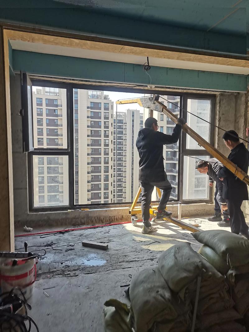 阳台封窗断桥铝框架安装现场