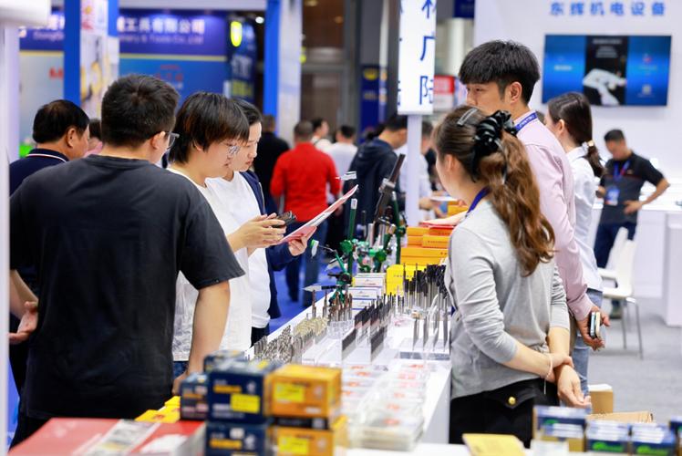 工业信任体系：为什么制造企业都在抢这张隐形门票