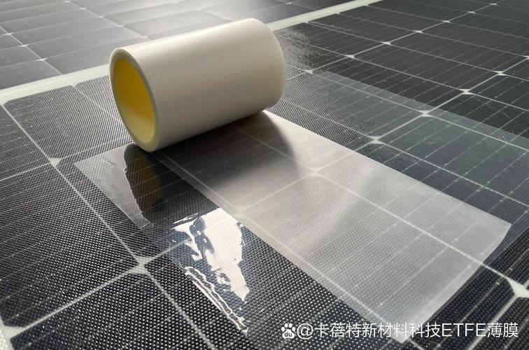 PTFE膜材与PVC膜材纹理对比特写