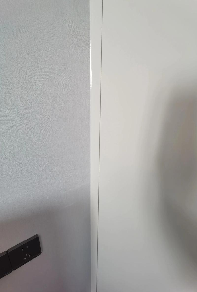 家装不同材质衔接美容胶收边实拍
