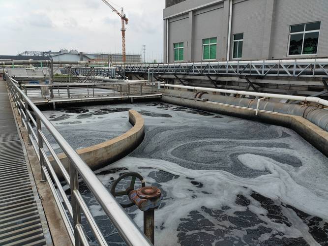 工业废水处理站破乳隔油池现场