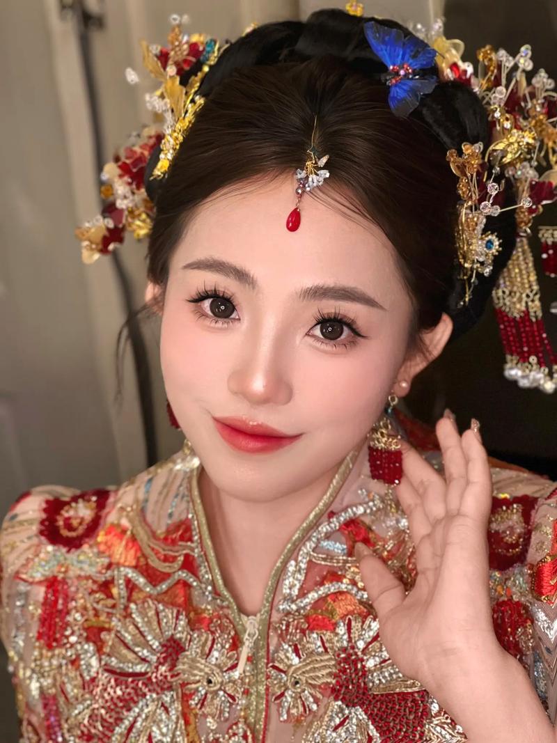 新娘婚礼现场流泪半永久眉妆保持完好