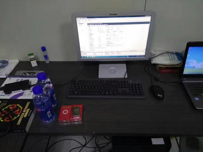 传统企业自建机房vs云计算机房成本对比图