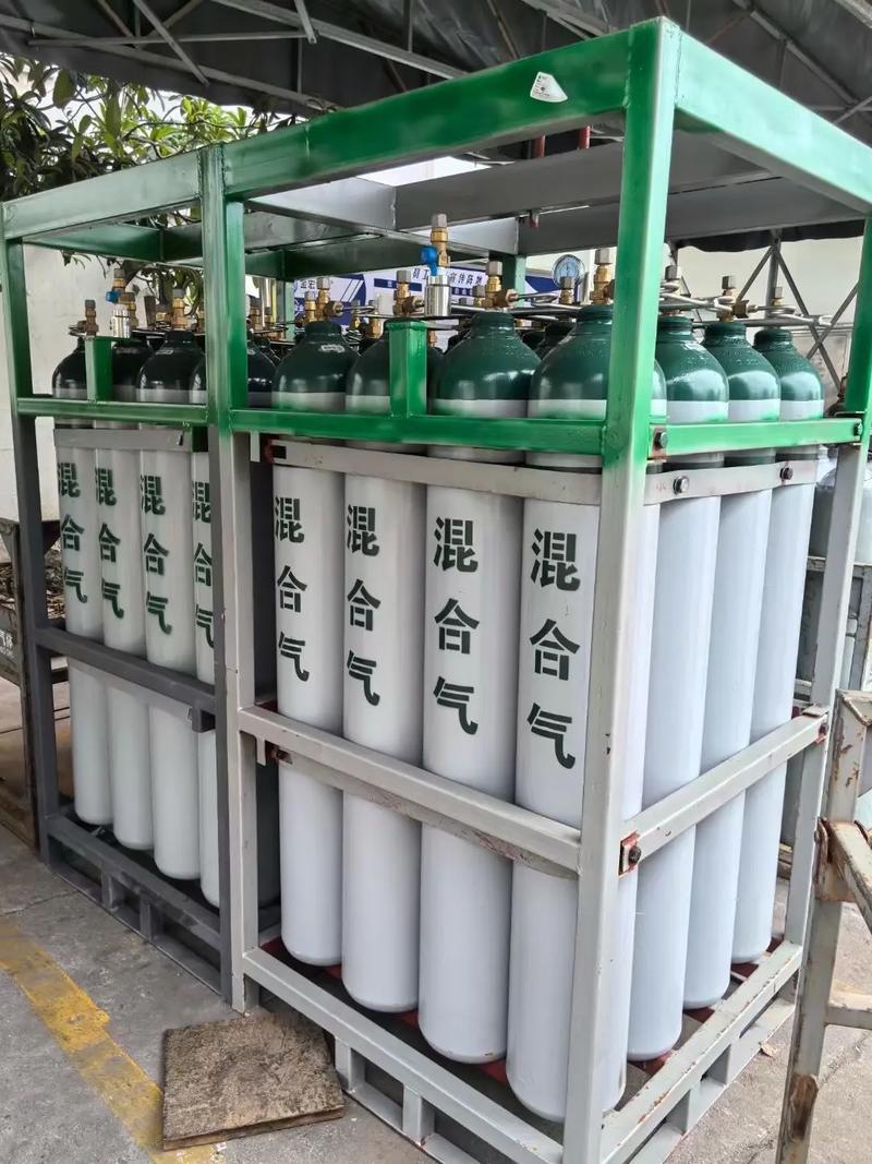 工业气体钢瓶仓储区域全景