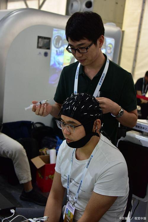 脑机接口：挺酷，但先得解决发型问题