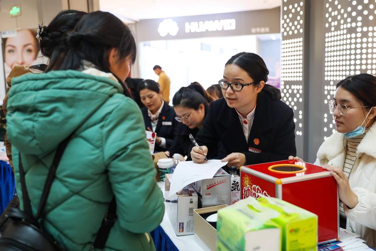 夫妻离婚理财产品分割咨询现场