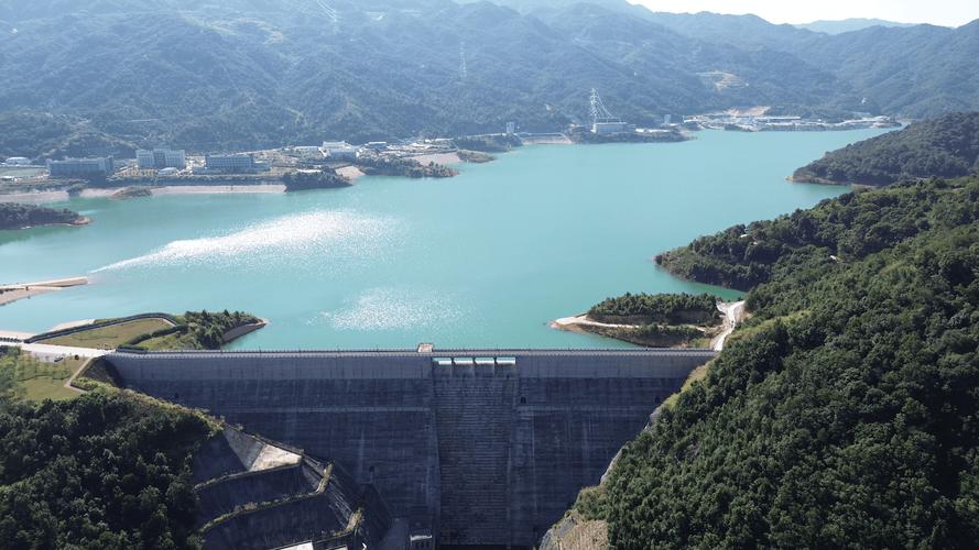 南方山地抽水蓄能电站上下水库实景图