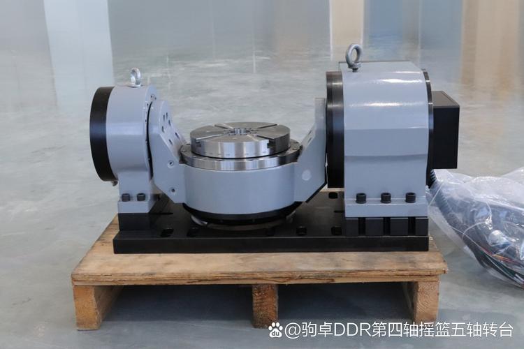五轴机床摆动头实心力矩电机安装现场