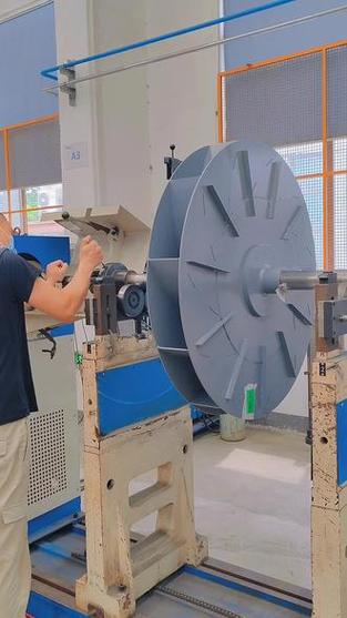 教学用3D打印轴流风机叶轮动平衡调试场景图