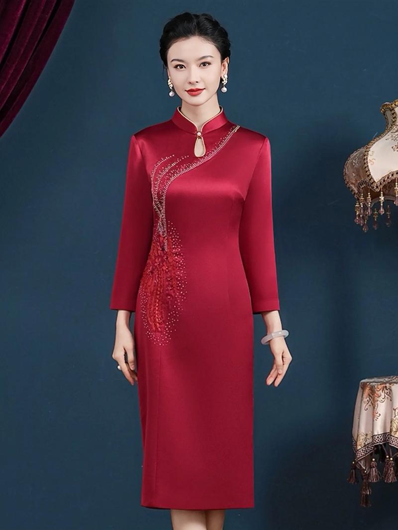婚礼妈妈装红色旗袍试穿对比图