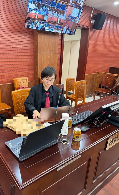 中国刑事法庭辩护律师席现场照片