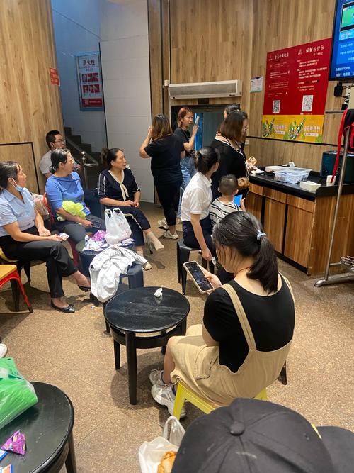 三人合伙开奶茶店债务纠纷咨询场景