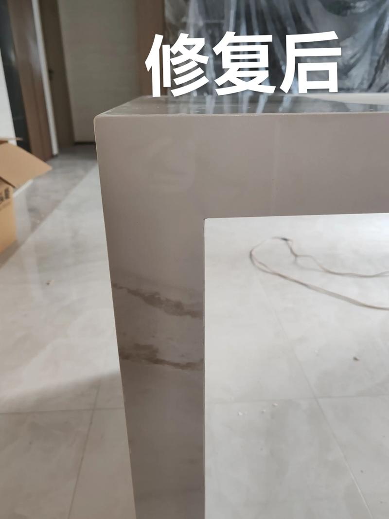 岩板台面拼接缝隙处理前后对比图
