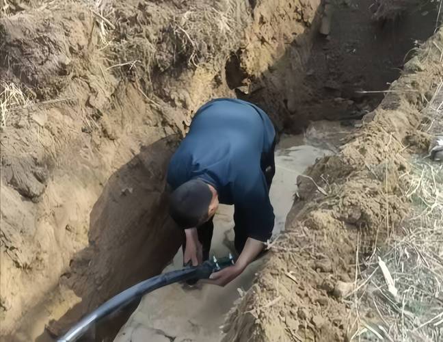 山区山泉水取水口连接水管