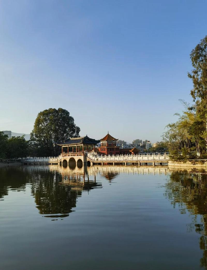 云南蒙自南湖冬日晨景