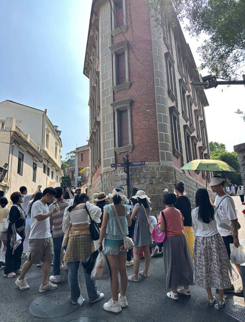 厦门鼓浪屿网红转角打卡排队现场