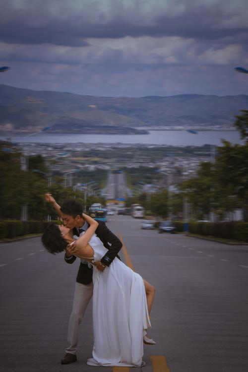 大理洱海旅拍婚纱照人群拥挤实拍