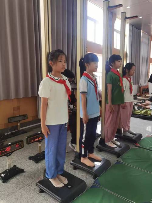 小学体育课体质监测现场照片