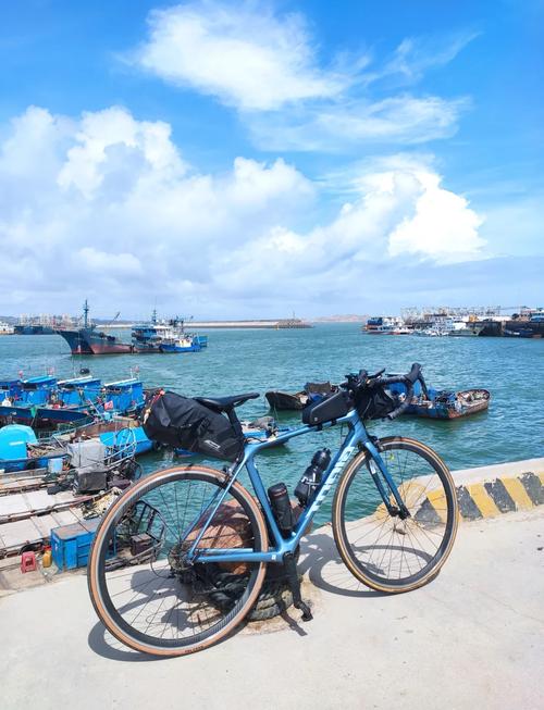 平潭海岛度假沿海公路骑行场景