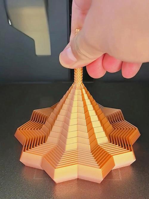 问:都说3D打印适合复杂件,那简单件反倒不适合?