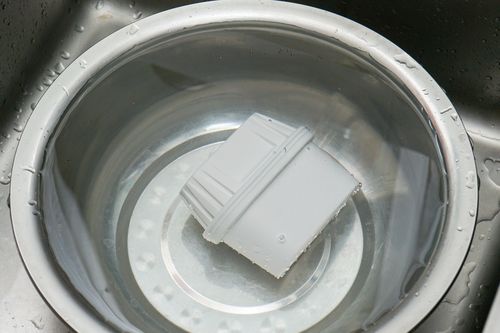 小型滤水壶内部滤芯结构剖面图