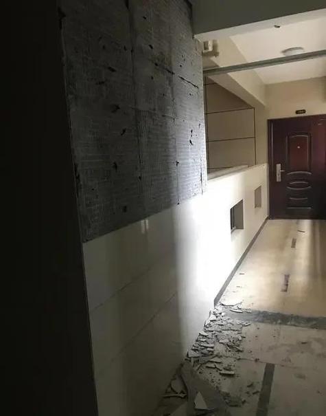 验收与保养：入住后地面出问题，哭都来不及