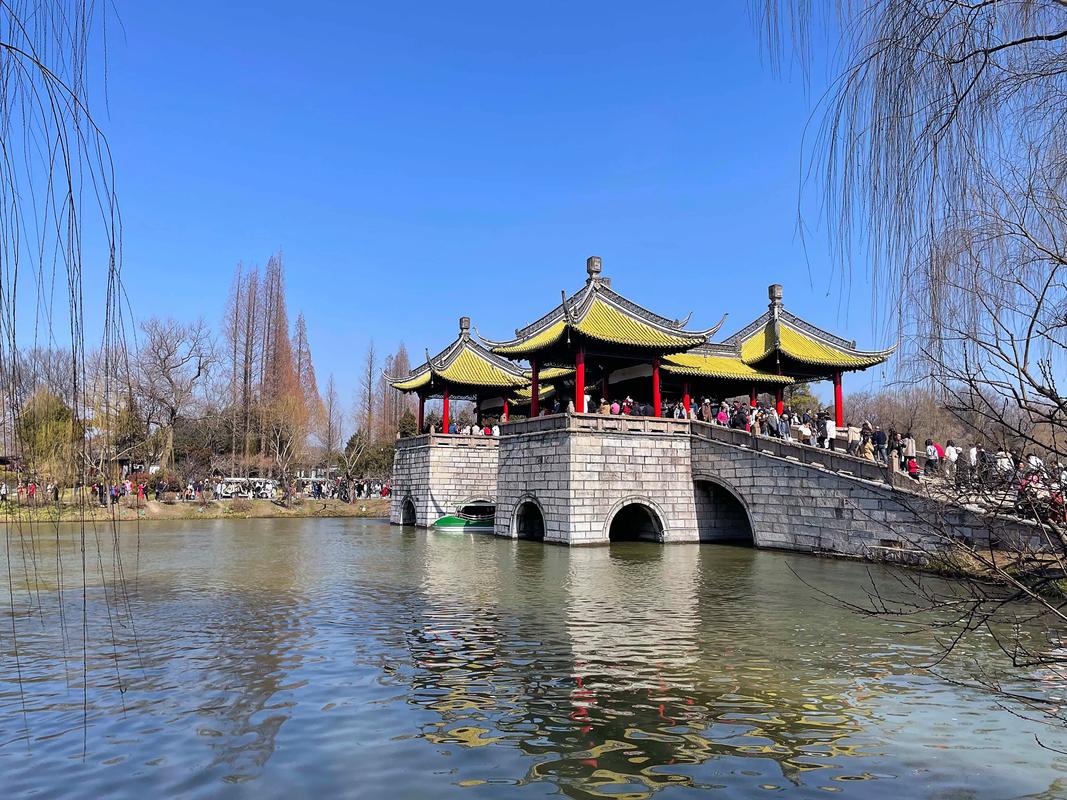 三、瘦西湖:桥影里的电影诗篇